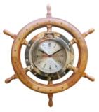 Uhr im Bullauge im Steuerrad, Holz/Messing, Quartzwerk, Dm: 62cm