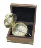 Kompass, Messing, Dm: 7,5cm, in der Holzbox